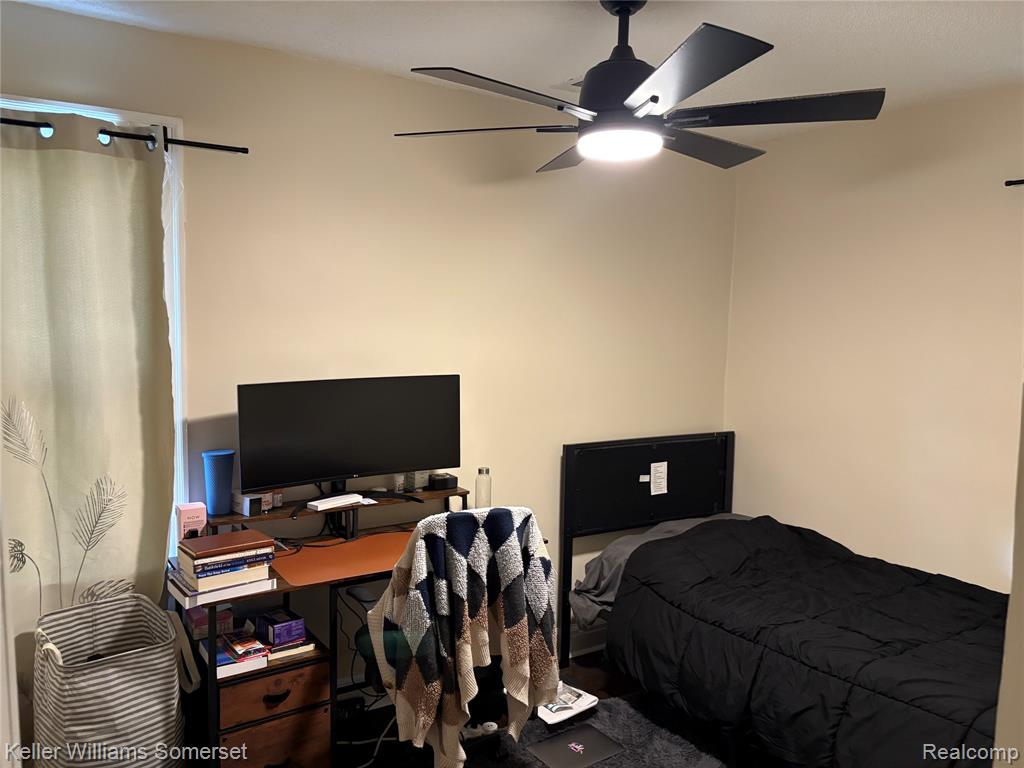 17178 Roselawn Street Property Photo 11