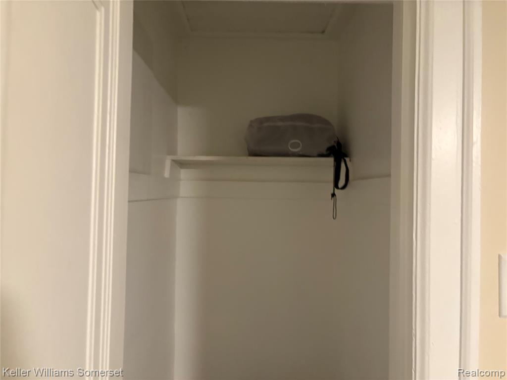 17178 Roselawn Street Property Photo 12