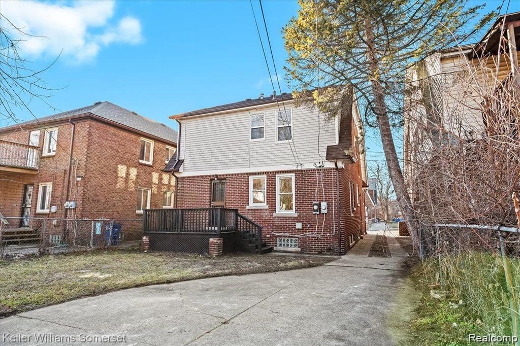 17178 Roselawn Street Property Photo 13