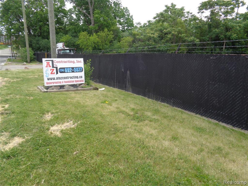 325 King Road Property Photo 4