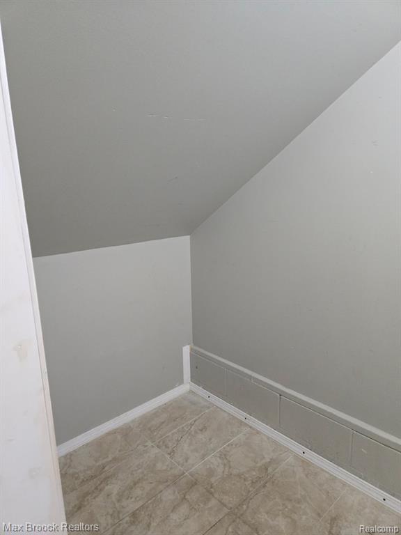 265 Huron Forest Drive Property Photo 8
