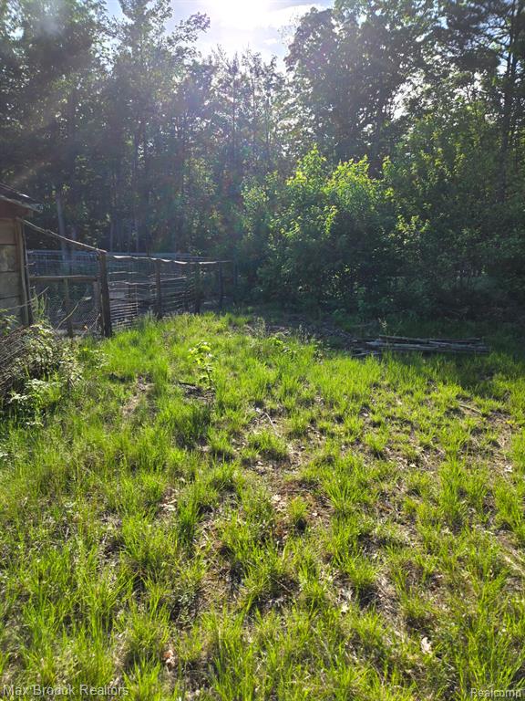 265 Huron Forest Drive Property Photo 27