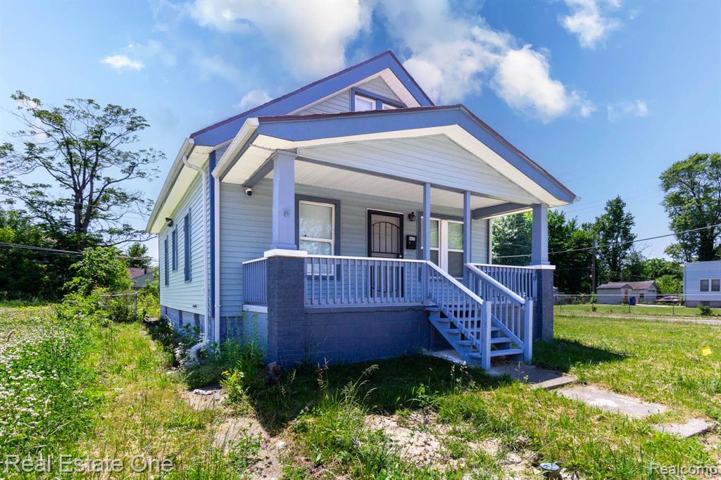 6427 Linsdale Street Property Photo 2