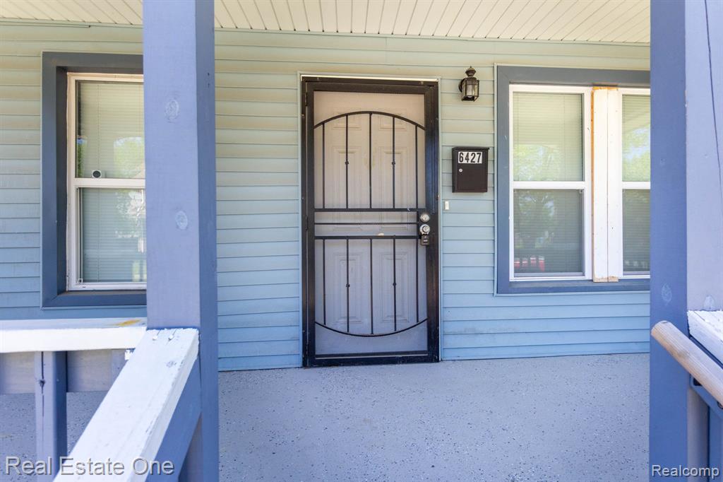 6427 Linsdale Street Property Photo 4