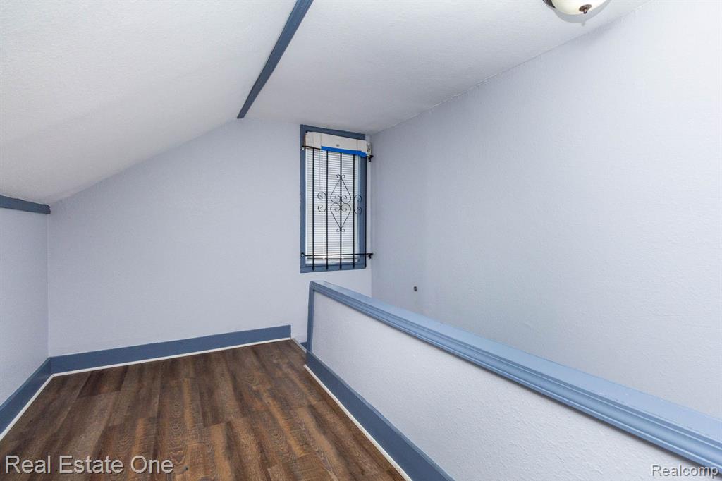 6427 Linsdale Street Property Photo 12
