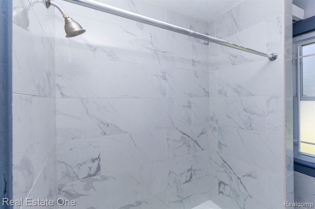 6427 Linsdale Street Property Photo 17