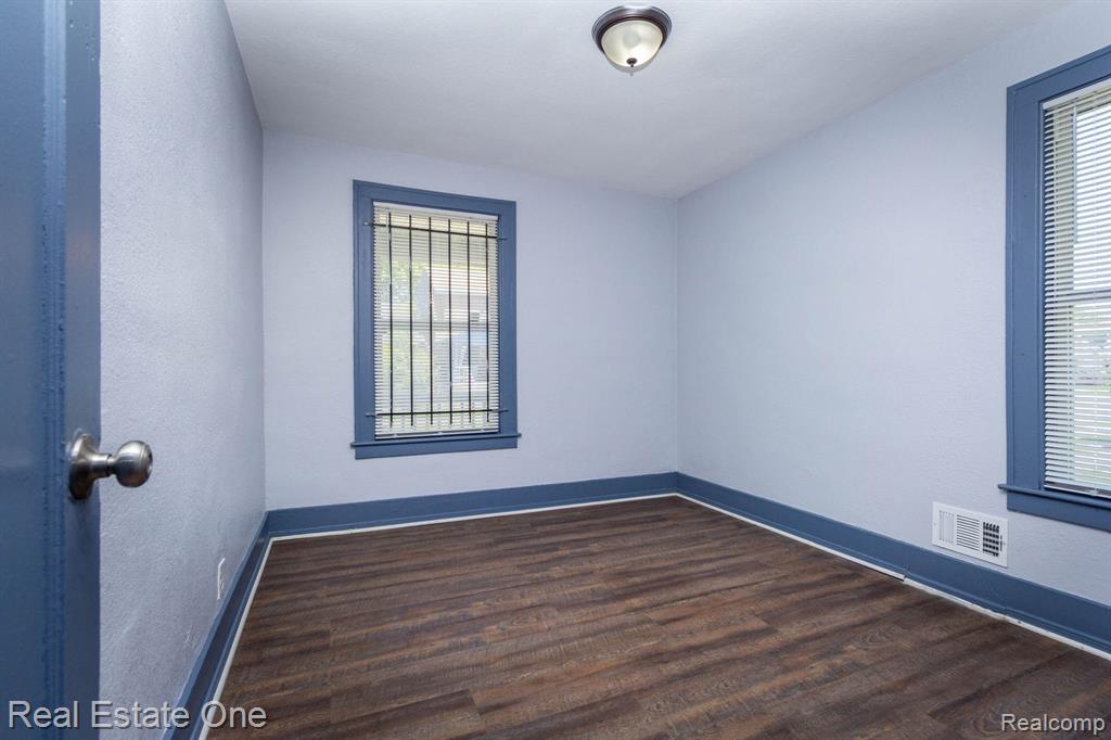 6427 Linsdale Street Property Photo 19