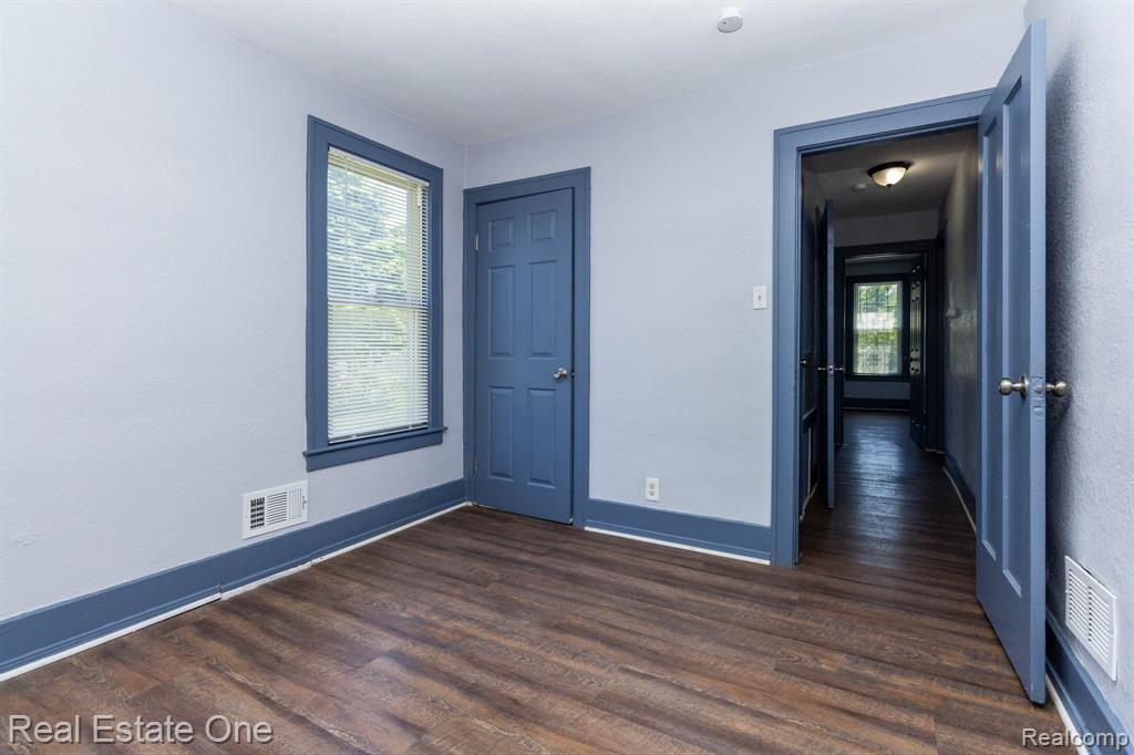 6427 Linsdale Street Property Photo 20