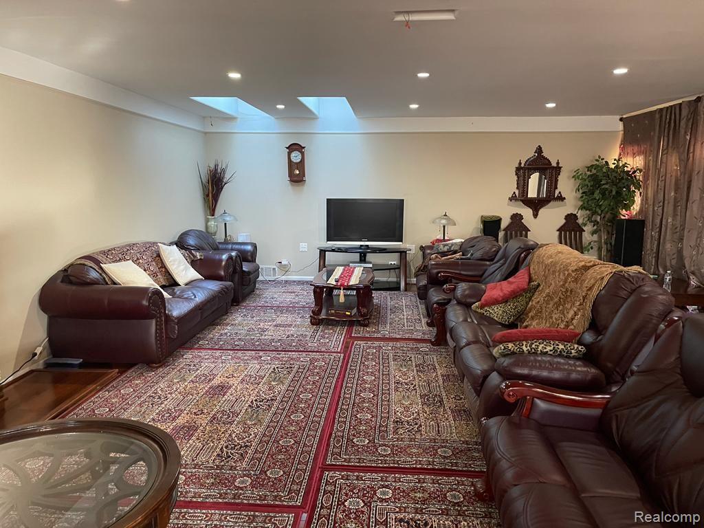 297 Vreeland Drive Property Photo 4
