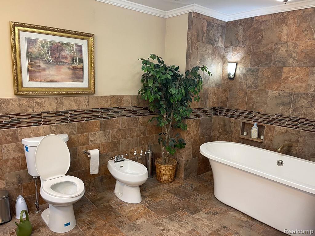 297 Vreeland Drive Property Photo 8