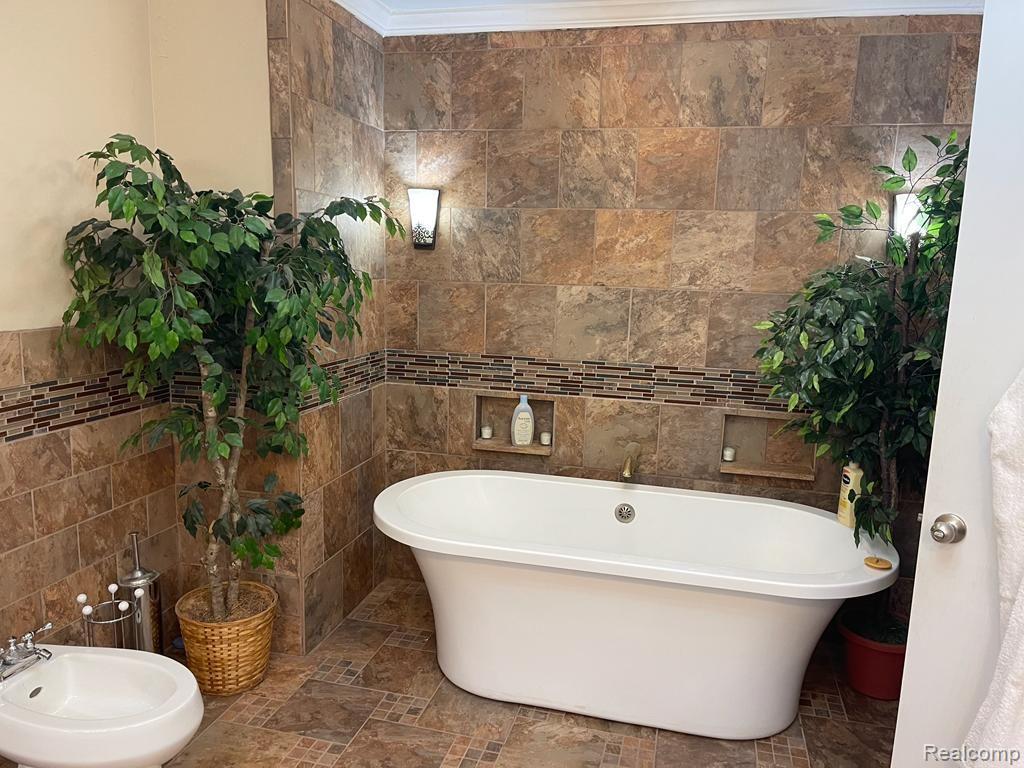 297 Vreeland Drive Property Photo 9