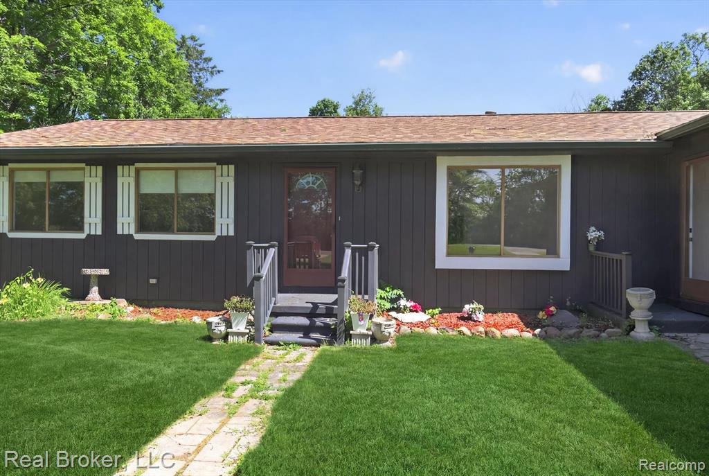 48050 Hull Road Property Photo 3