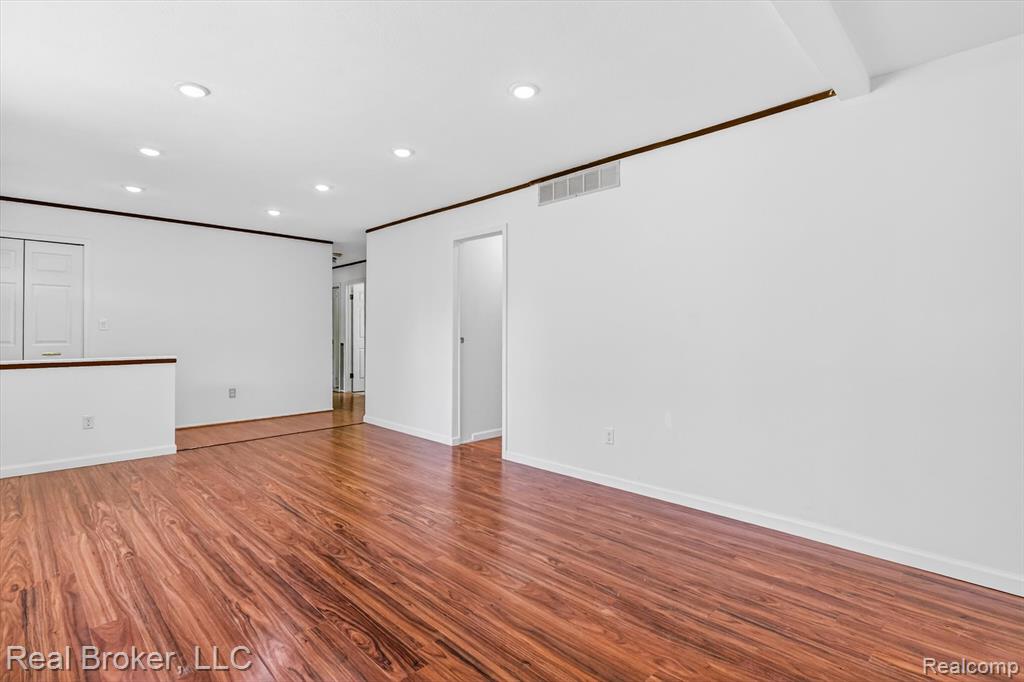 48050 Hull Road Property Photo 6