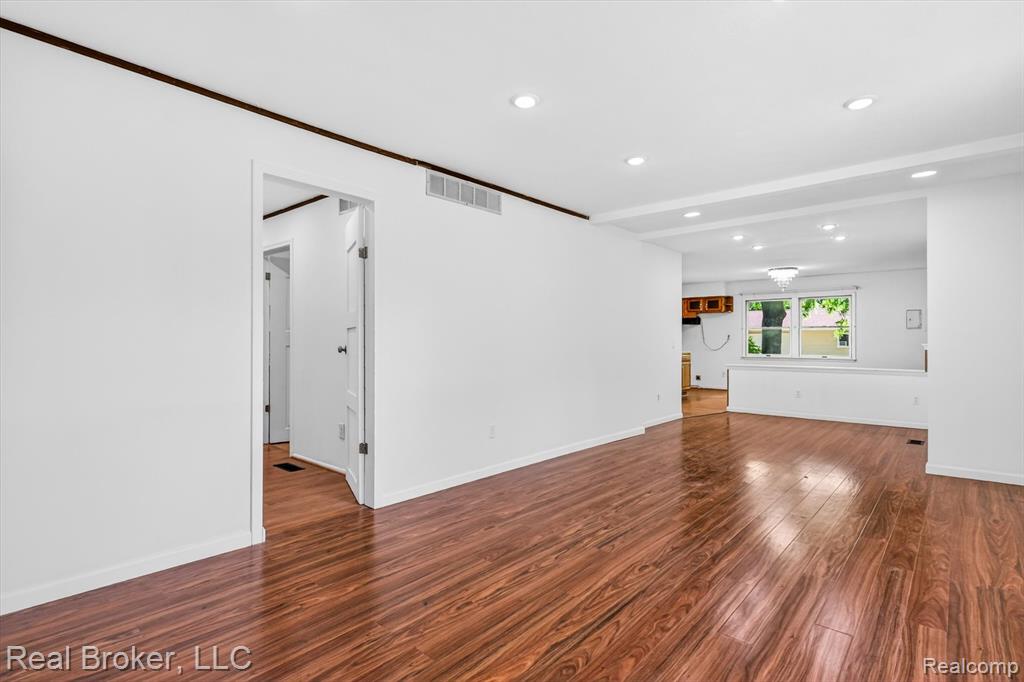 48050 Hull Road Property Photo 7