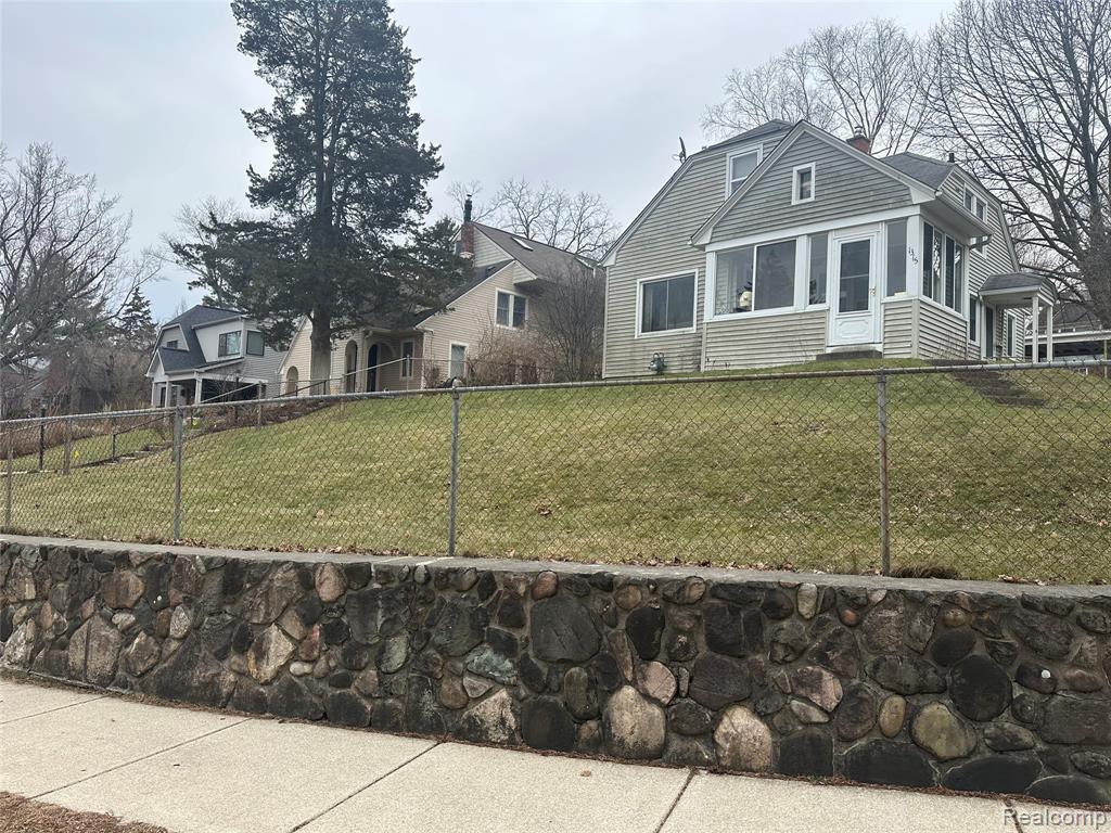 1315 Lutz Avenue Property Photo 1