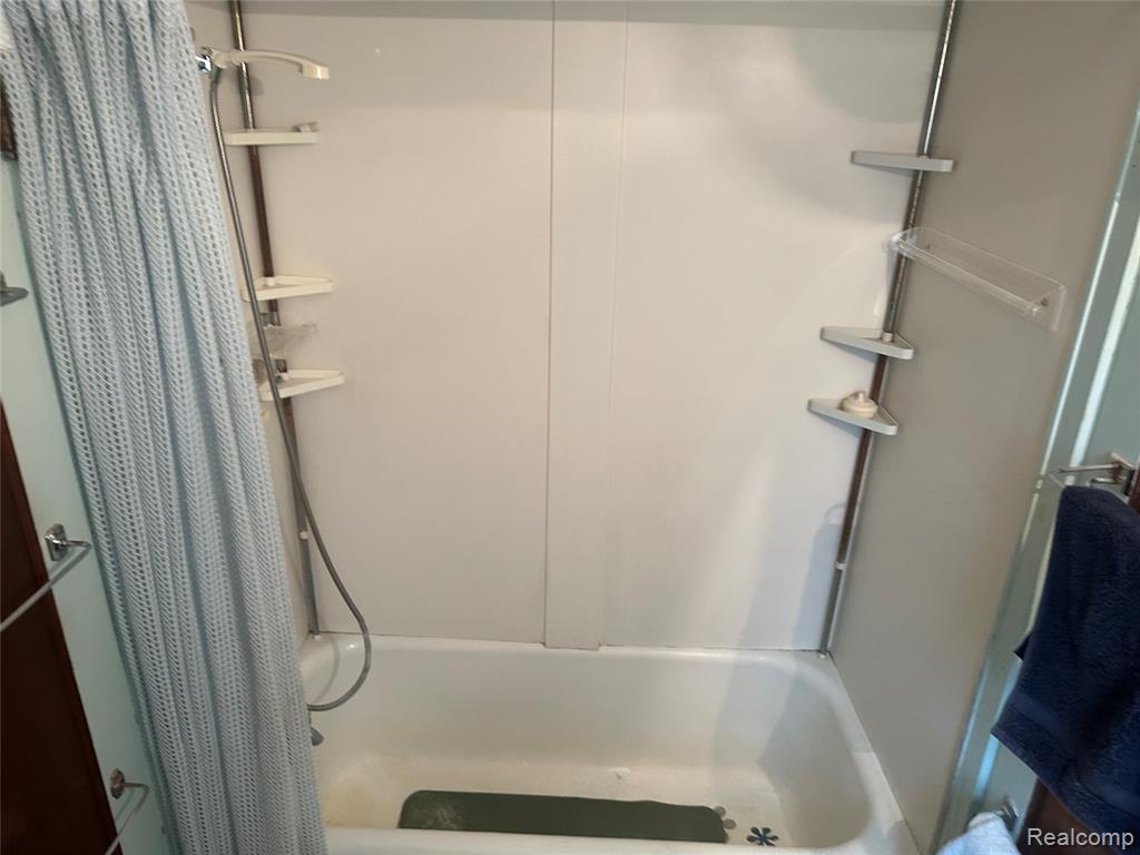 1315 Lutz Avenue Property Photo 10