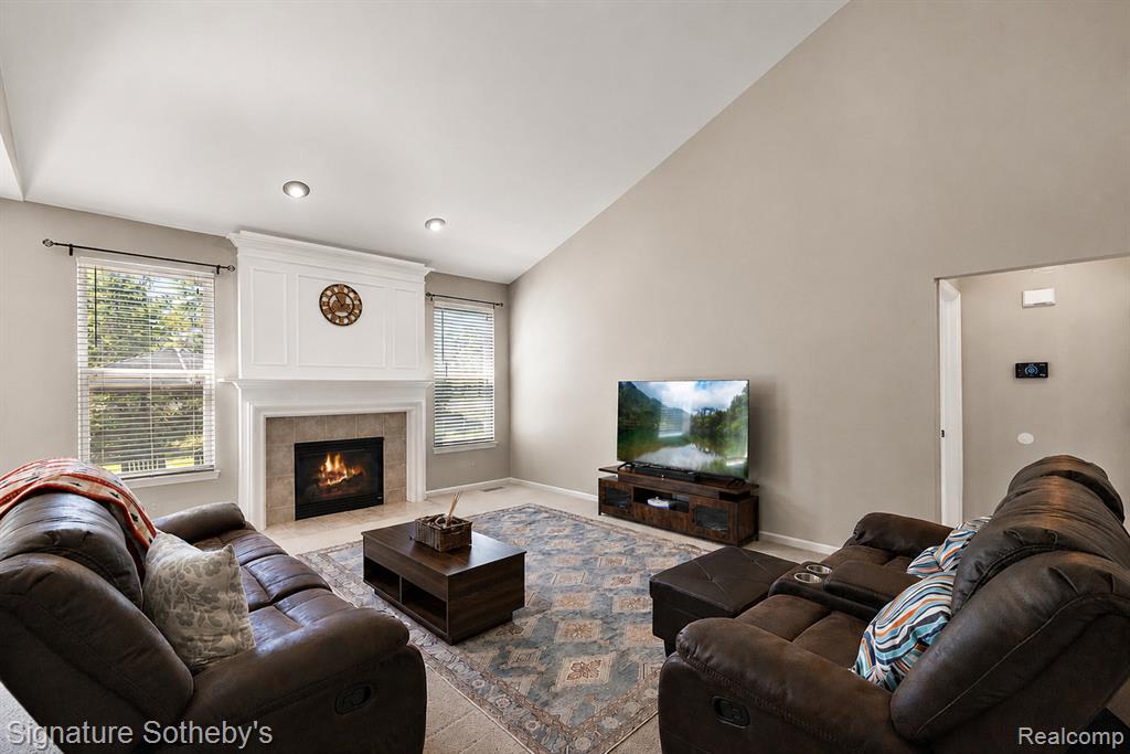 997 River Rock Drive Property Photo 6