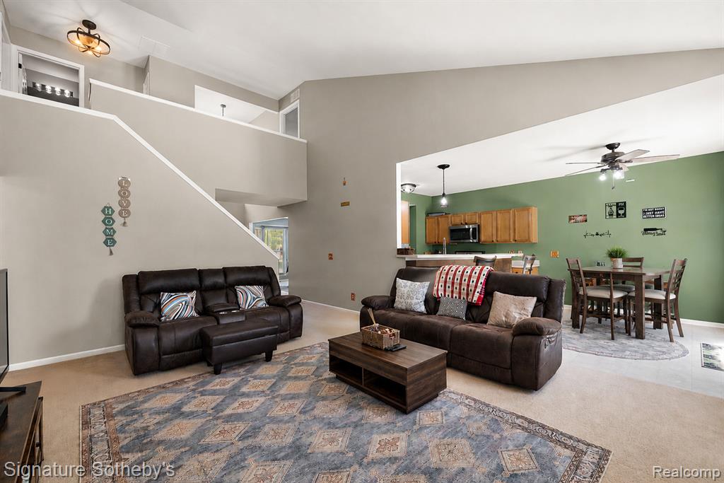 997 River Rock Drive Property Photo 7