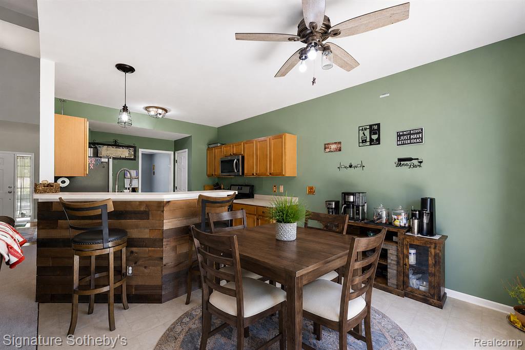 997 River Rock Drive Property Photo 8