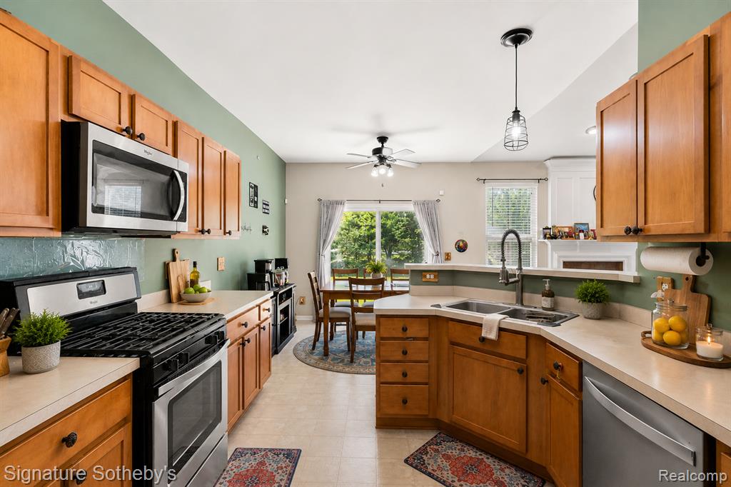 997 River Rock Drive Property Photo 10