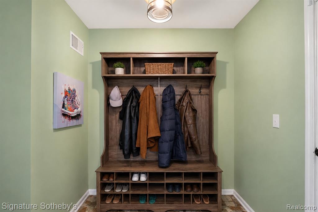 997 River Rock Drive Property Photo 12