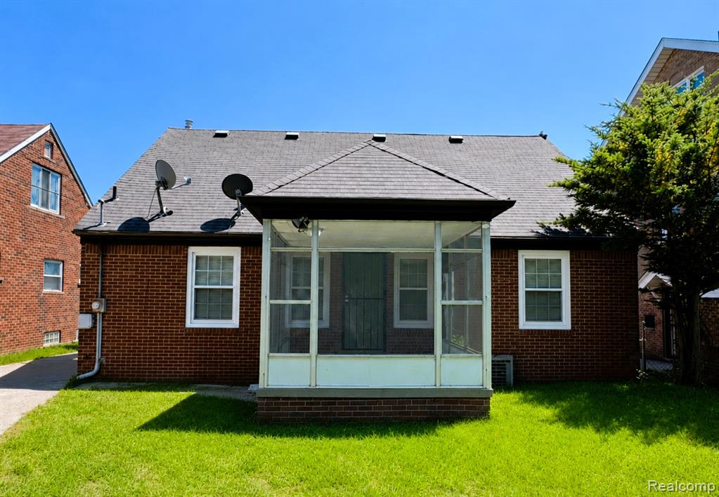8573 E Outer Drive Property Photo 7