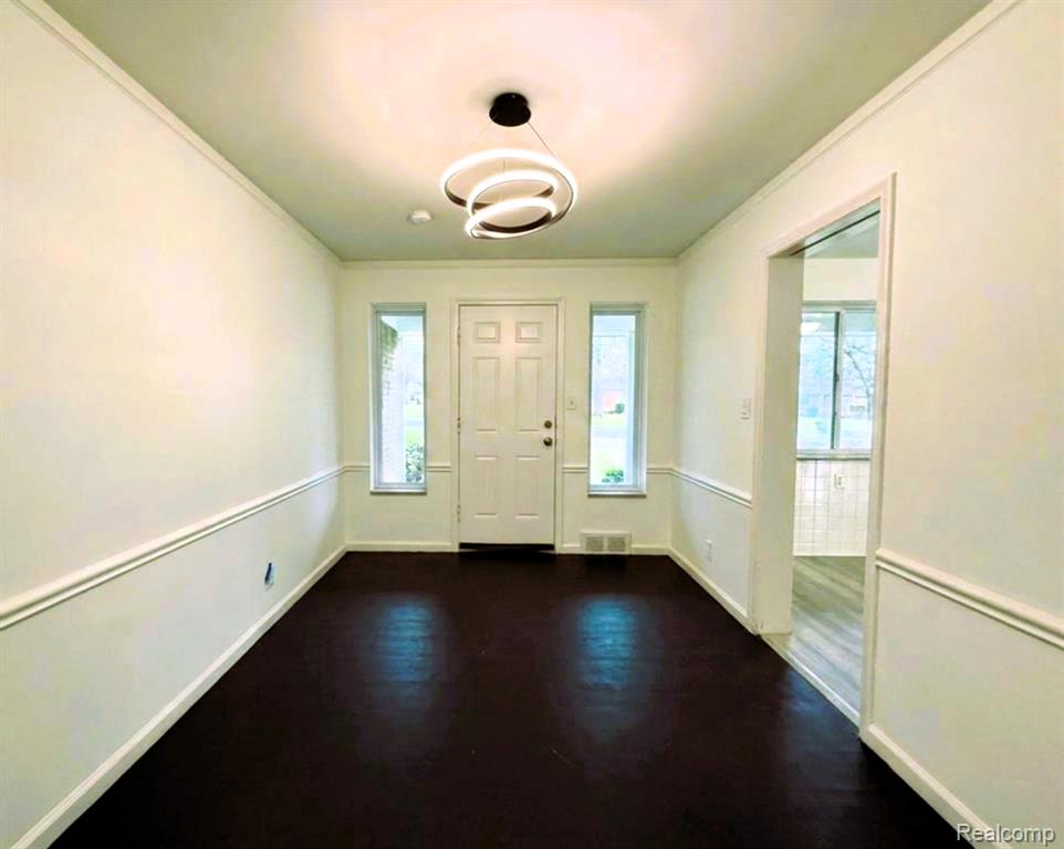 8573 E Outer Drive Property Photo 14