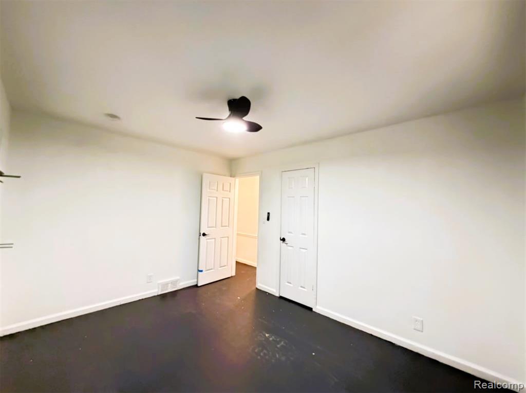 8573 E Outer Drive Property Photo 21