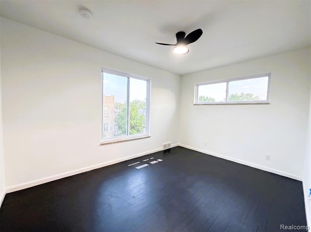 8573 E Outer Drive Property Photo 22