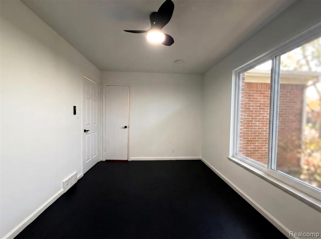 8573 E Outer Drive Property Photo 24