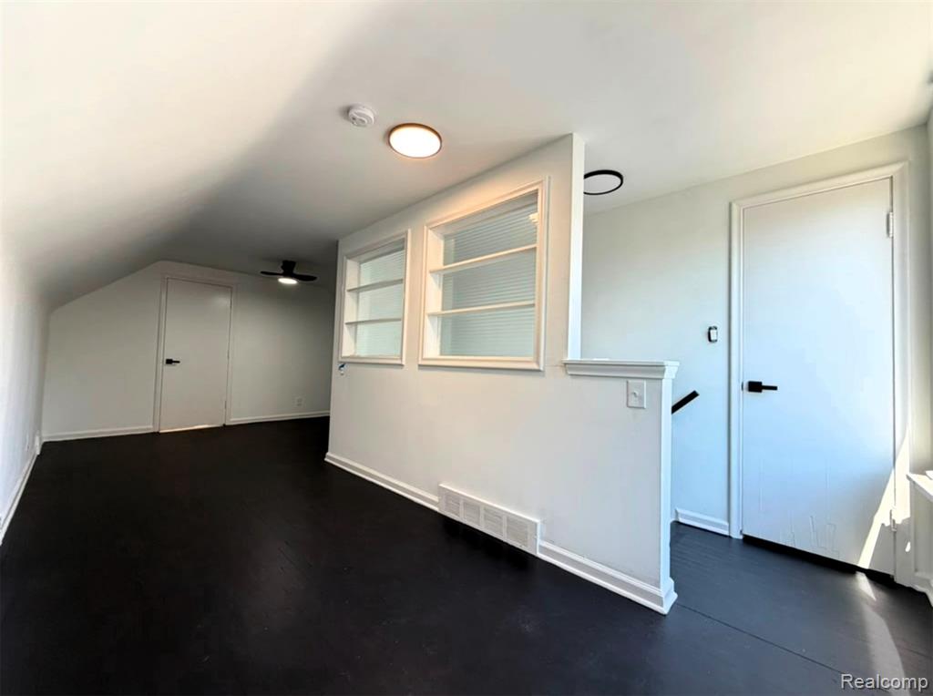 8573 E Outer Drive Property Photo 29