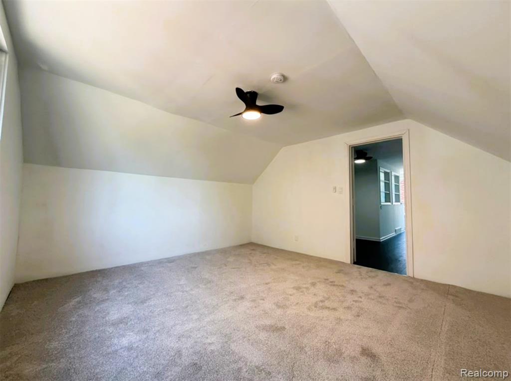 8573 E Outer Drive Property Photo 32