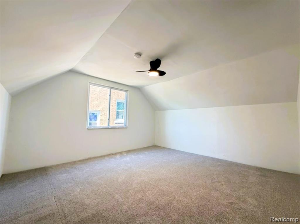 8573 E Outer Drive Property Photo 33