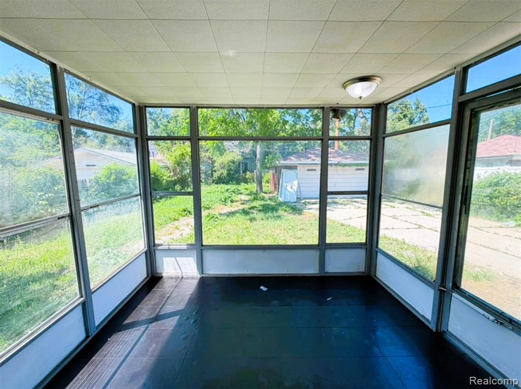 8573 E Outer Drive Property Photo 35