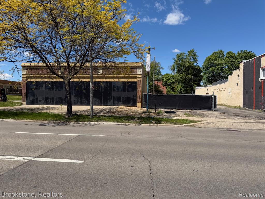 606 W Huron Street Property Photo 2