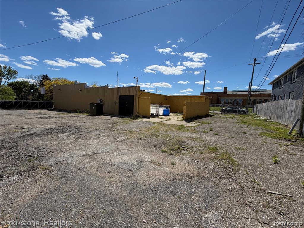 606 W Huron Street Property Photo 4