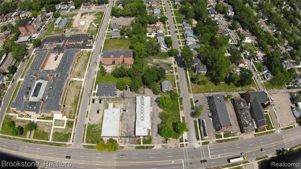 606 W Huron Street Property Photo 14