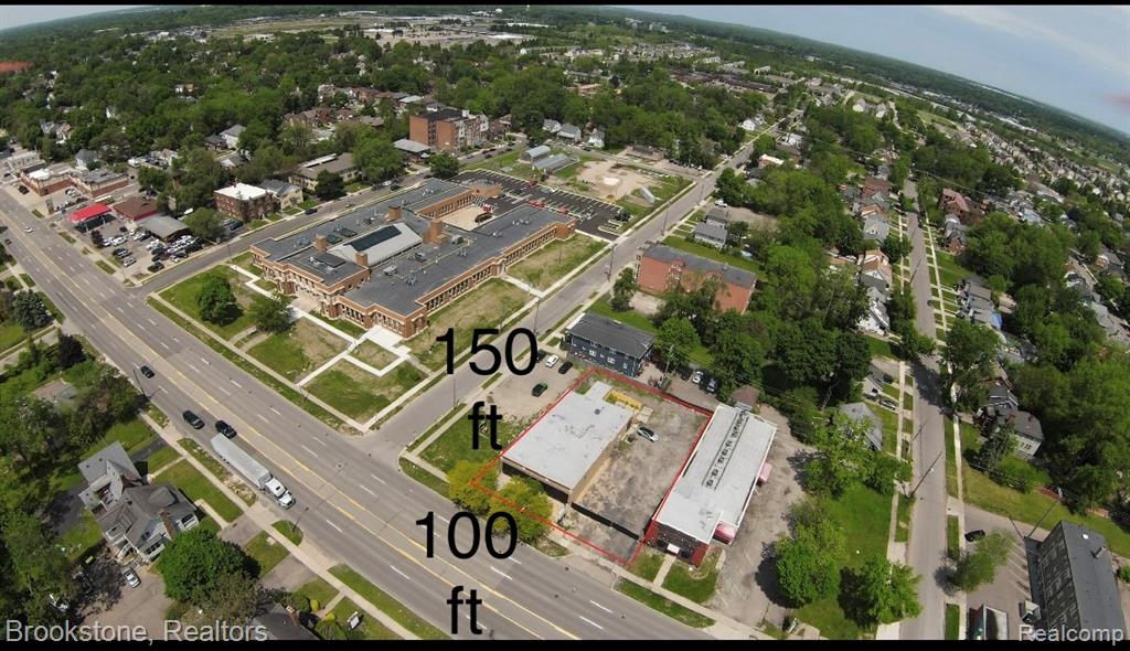 606 W Huron Street Property Photo 17