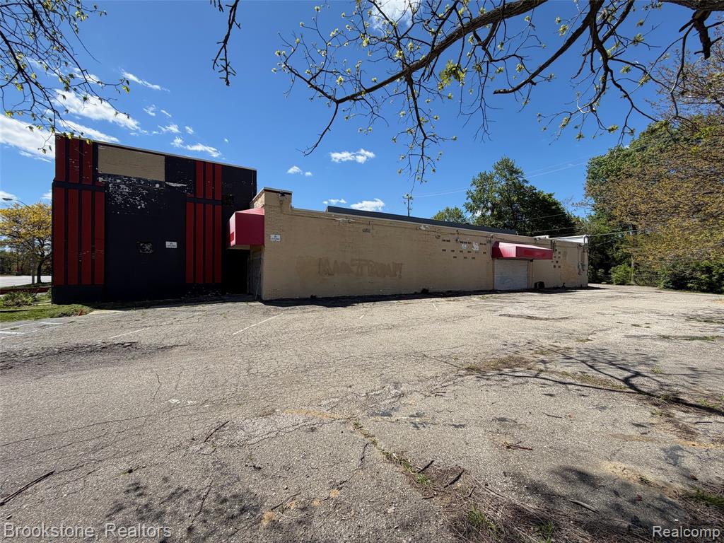 600 W Huron Street Property Photo 4