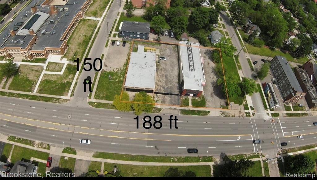 600 W Huron Street Property Photo 6