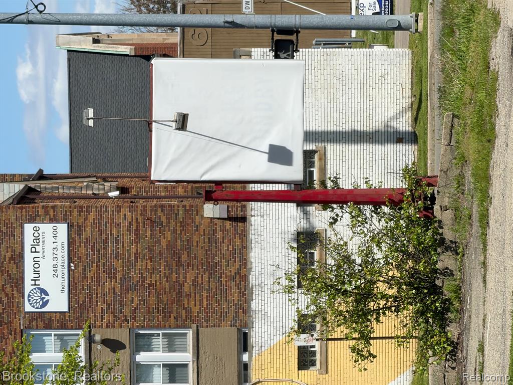 600 W Huron Street Property Photo 8