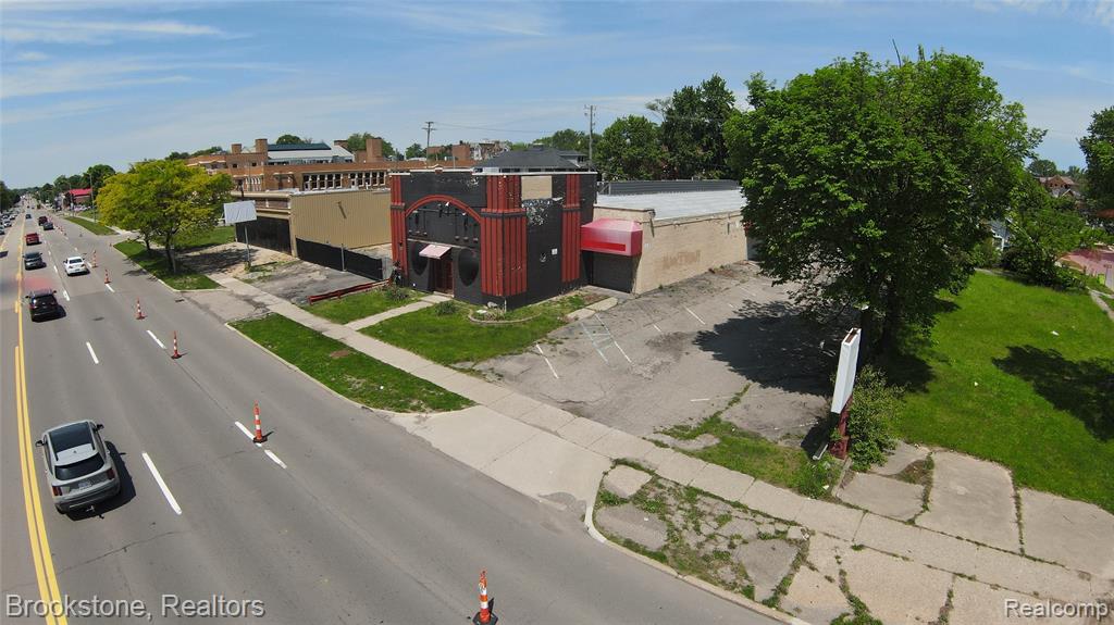 600 W Huron Street Property Photo 10