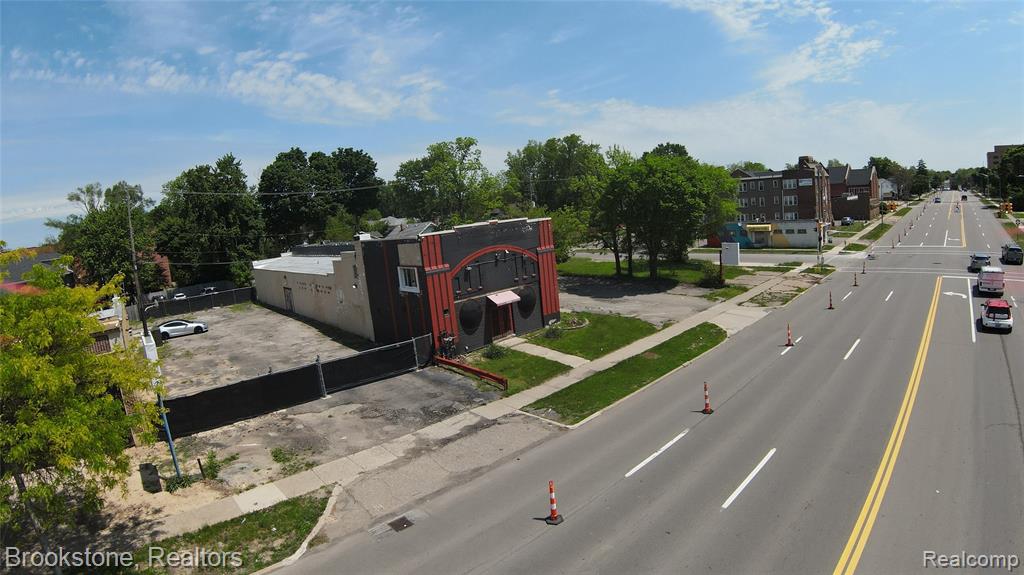 600 W Huron Street Property Photo 13