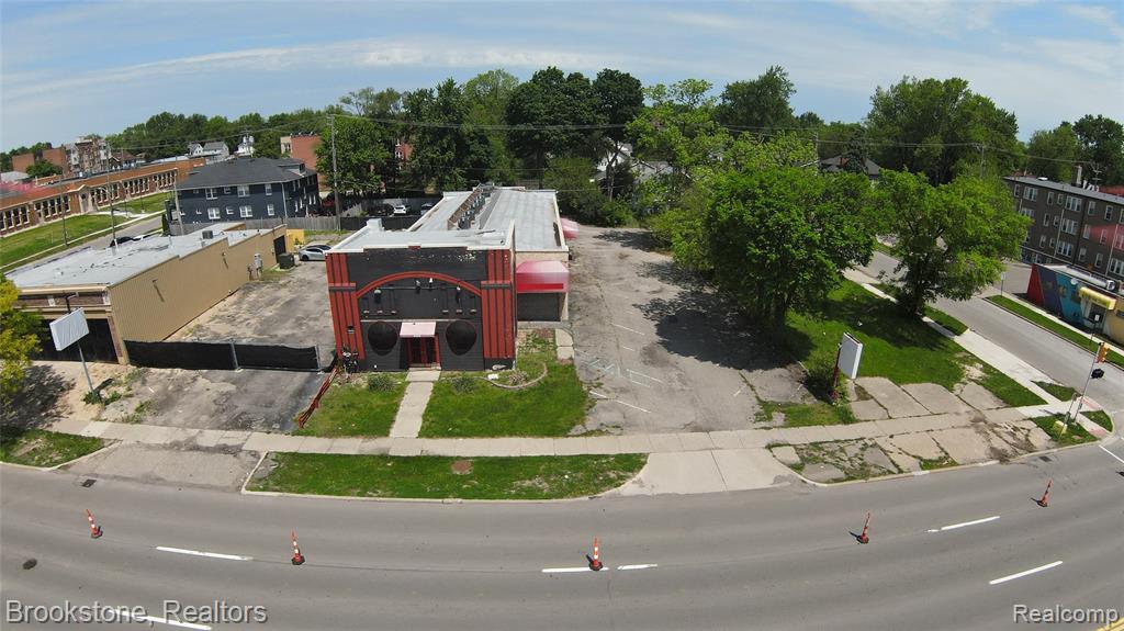 600 W Huron Street Property Photo 14