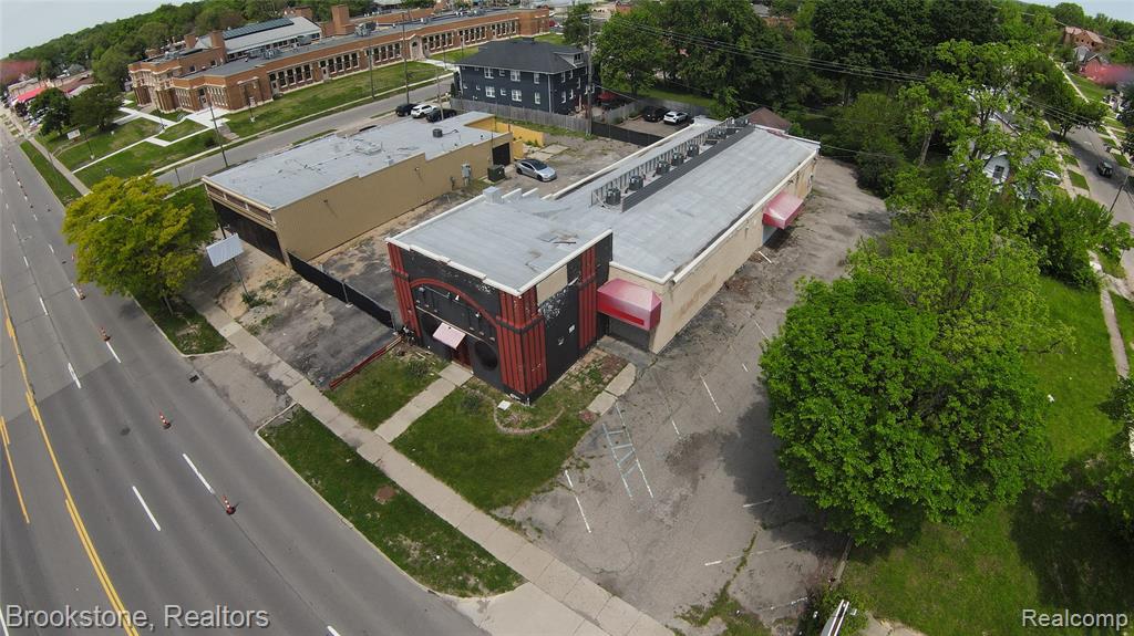 600 W Huron Street Property Photo 17