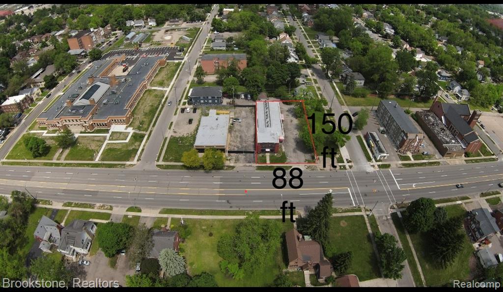 600 W Huron Street Property Photo 18