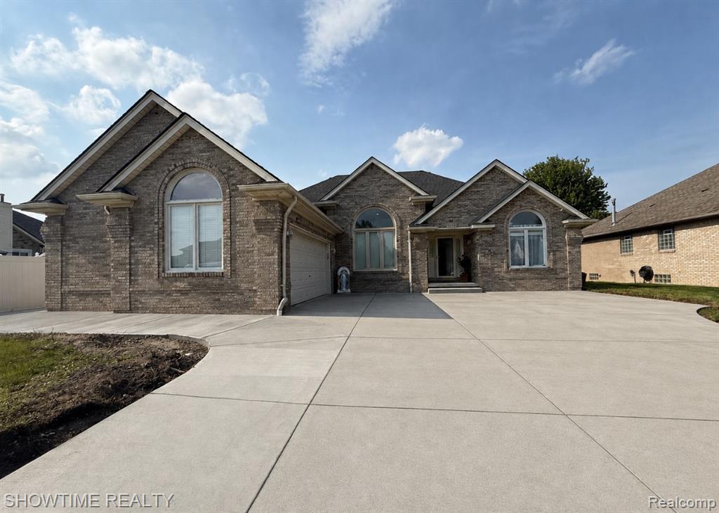 21523 Mackenzie Drive Property Photo 1