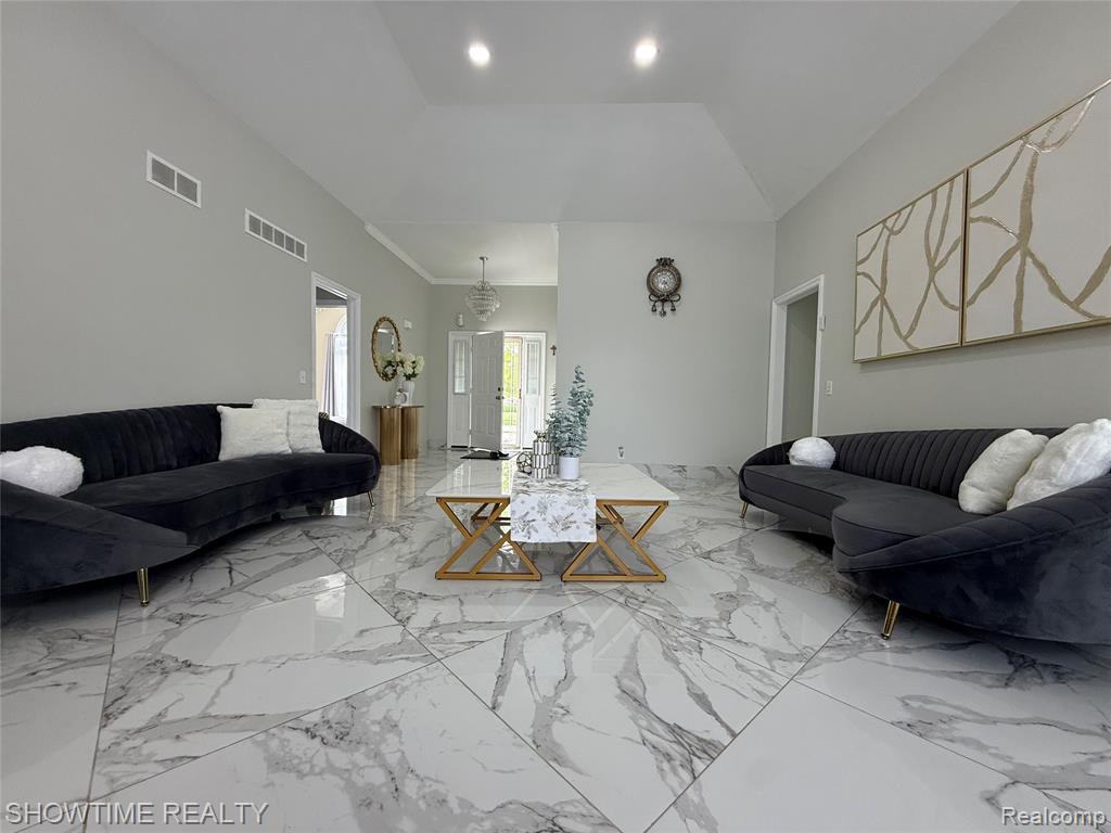 21523 Mackenzie Drive Property Photo 3