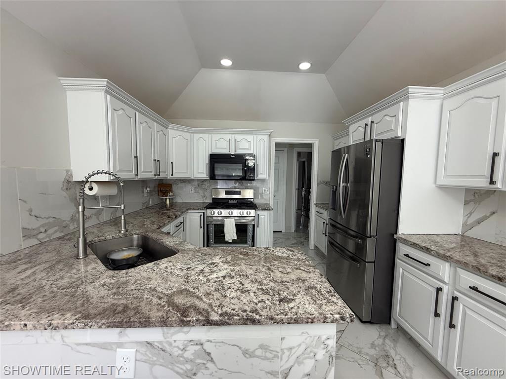 21523 Mackenzie Drive Property Photo 11