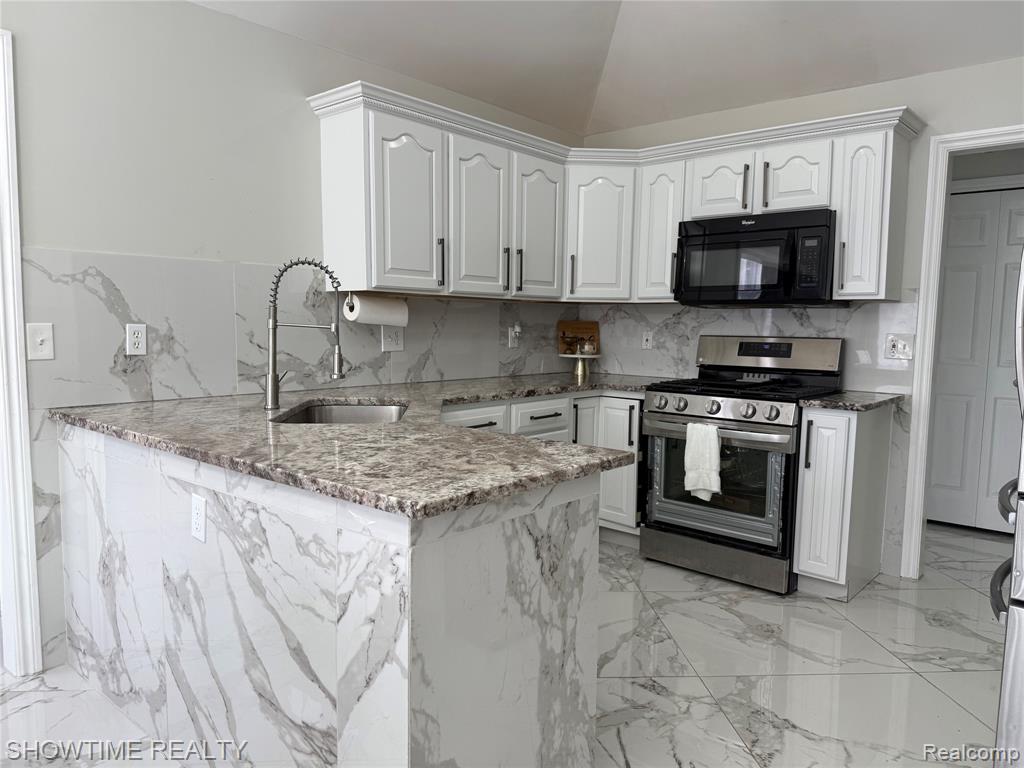 21523 Mackenzie Drive Property Photo 12